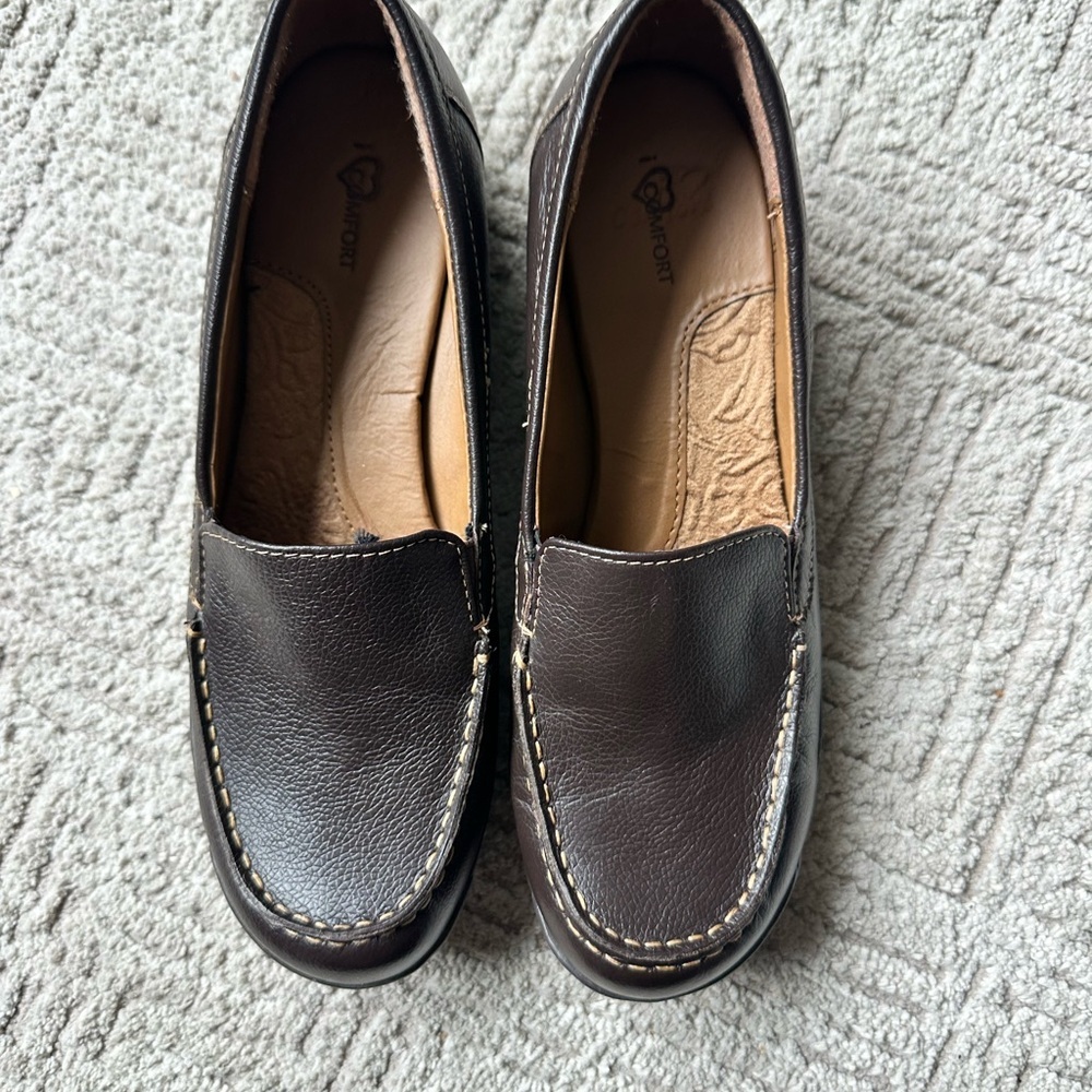 Classic Brown Leather Slip-On Loafers for Women - Picture 7 of 10